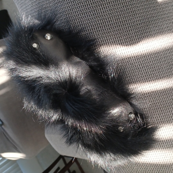 Fox fur and Leather Bag - Picture 2 of 8